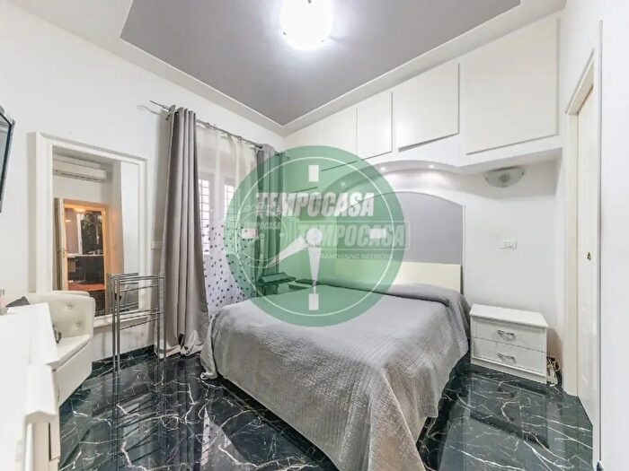 Appartamento trilocale in vendita in Roma