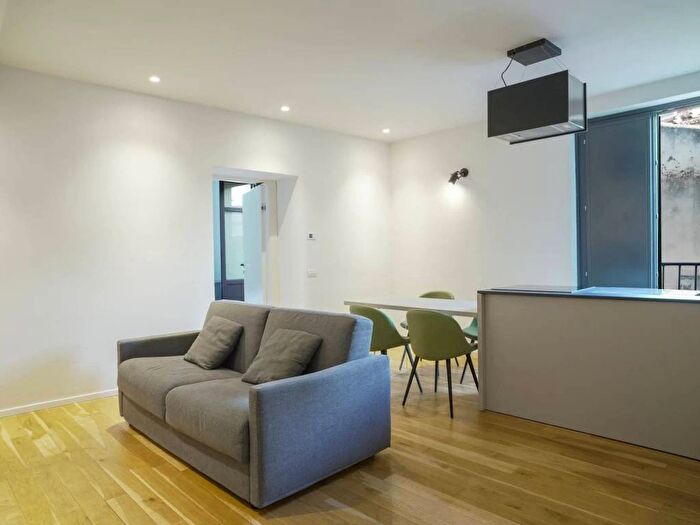 Appartamento trilocale in affitto in Via del Celso, Tribunale, Palermo