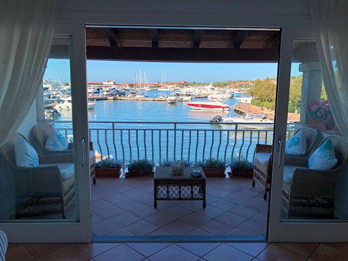 Appartamento quadrilocale in affitto in Via della Passeggiata del Porto, Porto Rotondo, Olbia