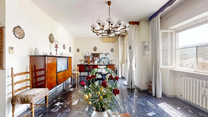 Appartamento trilocale in vendita in Via Seneca, Brindisi