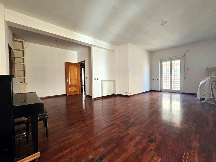 Appartamento quadrilocale in vendita in Via Mario Canavari, Roma