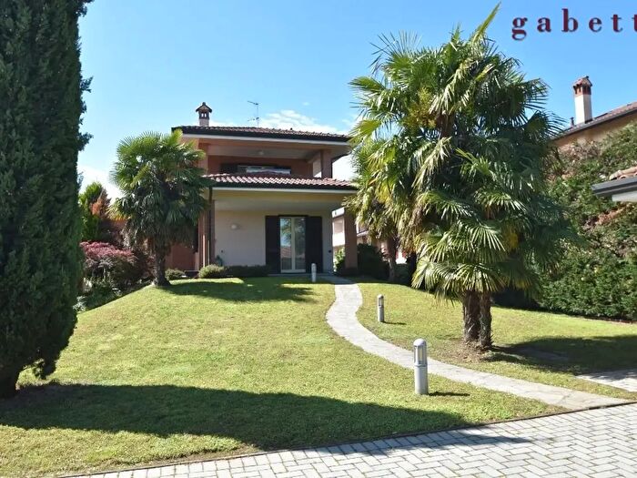 Casa con 5 locali in vendita in Via Tolstoj, Corbetta