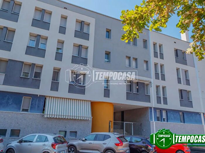 Appartamento trilocale in vendita in Piazza XXV Aprile, Binasco