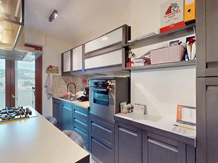 Appartamento con 6 locali in vendita in Via Luigi Catanelli, Perugia