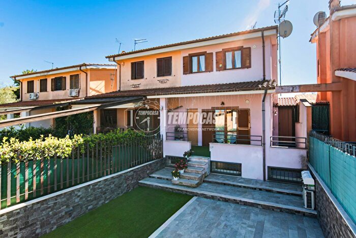 Casa con 5 locali in vendita in Via Valle Denari, Magliano Romano