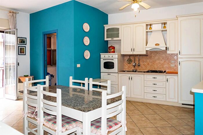 Appartamento bilocale in vendita in Via Spiaggia Mascali, Mascali