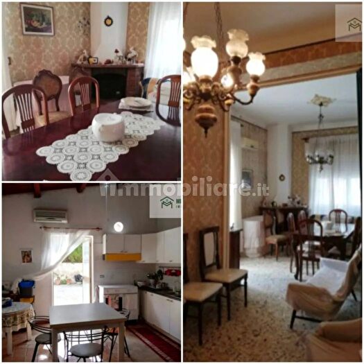 Appartamento con 5 locali in affitto in Via Duca Giordano Noto Sr, Noto