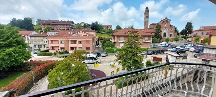 Appartamento quadrilocale in affitto in Via Roddino, Monforte DAlba