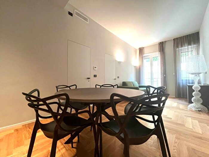 Appartamento trilocale in affitto in VIA PANTANO, Missori, Milano