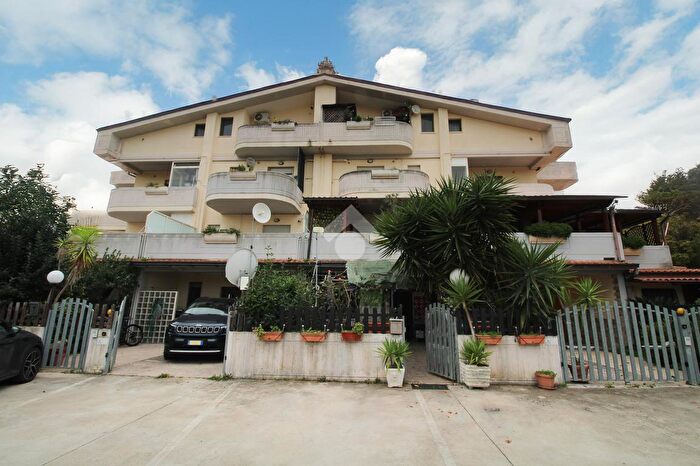 Appartamento trilocale in vendita in Viale Europa, Ortona