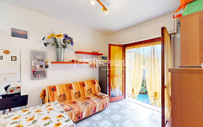 Appartamento bilocale in vendita in Via Ponte Nuovo, Rapallo