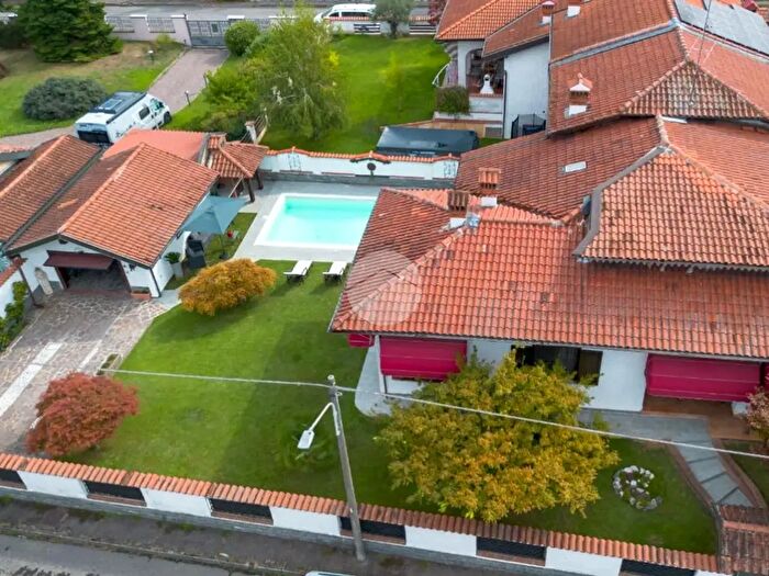 Casa con 5 locali in vendita in Via Barelli, Vermezzo con Zelo