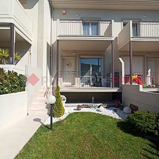 Casa quadrilocale in vendita in Via Roma, Vecchiano