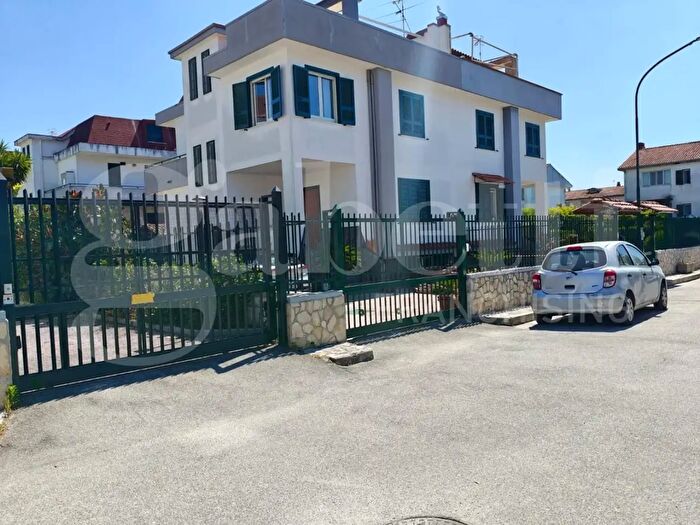 Casa con 7 locali in vendita in Via Ripuaria, Giugliano In Campania