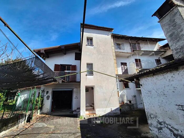 Casa con 6 locali in vendita in Via San Martino, Morbegno