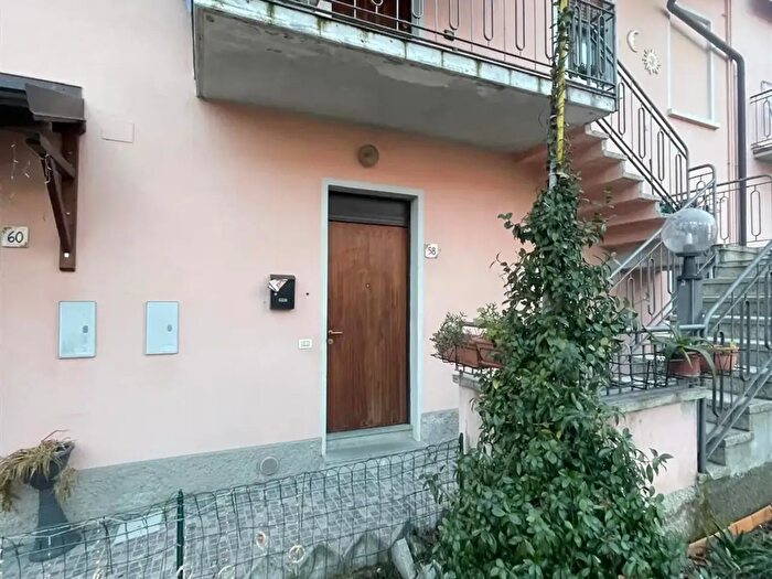 Appartamento bilocale in vendita in Via Vittorio Veneto, Azzate