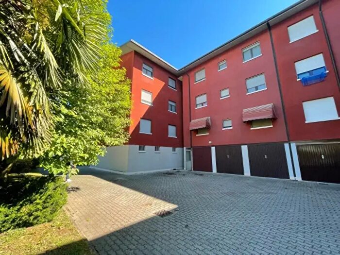 Appartamento trilocale in vendita in Via Padre Massimiliano Kolbe, Villa Cortese