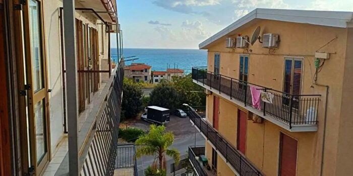 Appartamento quadrilocale in vendita in Via Lungo Aron, Cetraro