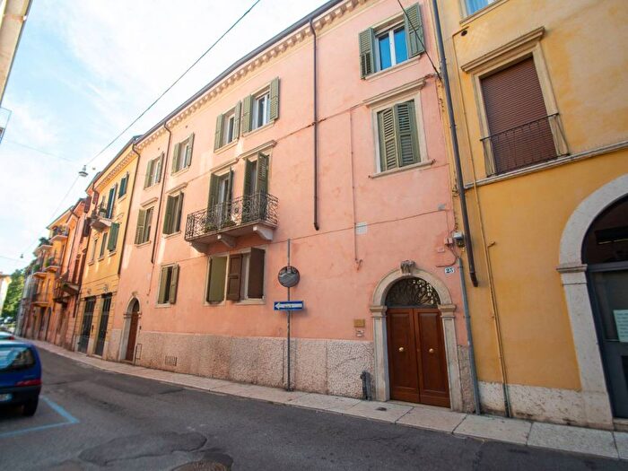 Appartamento bilocale in affitto in Via Amatore Sciesa, Valverde, Verona