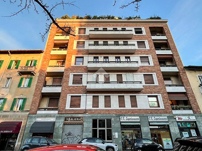 Appartamento trilocale in vendita in Viale Milano, Varese