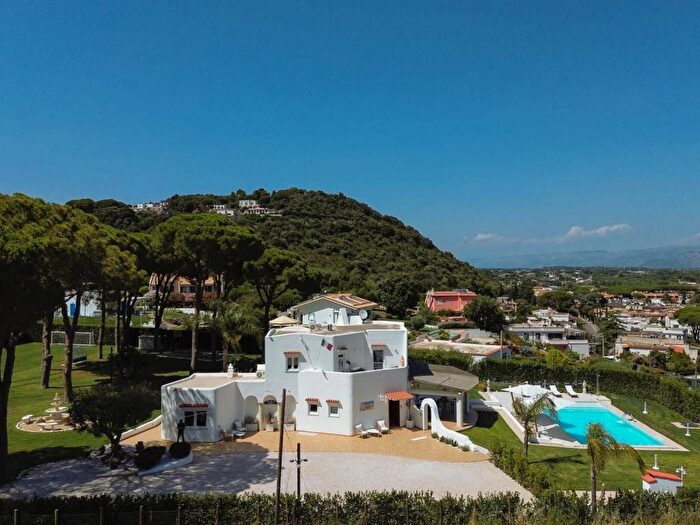 Casa con 6 locali in affitto in Via della Valle, Centro, San Felice Circeo