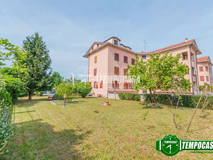 Appartamento trilocale in vendita in Via G Marconi, Giussago