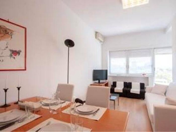 Appartamento trilocale in affitto in Via Panfilo Castaldi, Milano