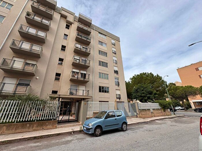 Appartamento con 6 locali in affitto in Via Gian Salvatore Cassisa, Centro, Trapani