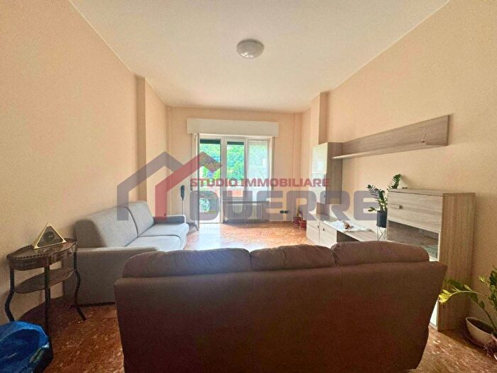 Appartamento trilocale in affitto in Via Cardina, Monte Olimpino, Como