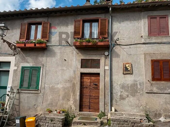 Appartamento quadrilocale in affitto in Via Luigi Cadorna, Viterbo