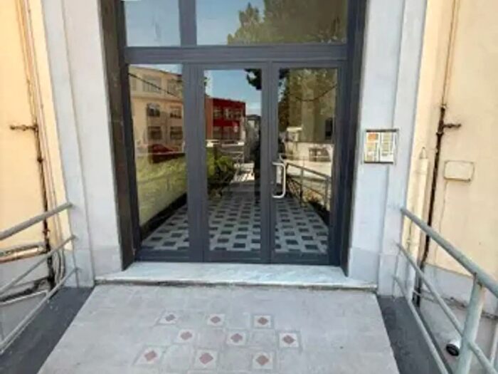 Appartamento trilocale in affitto in Via Manzoni, Napoli