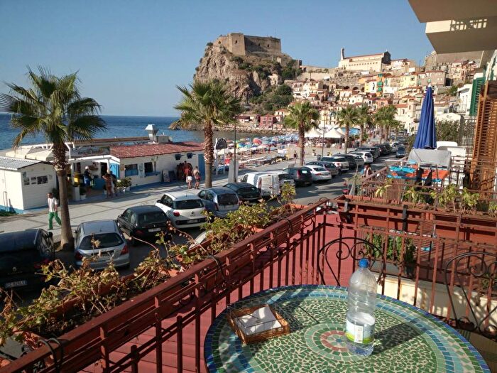 Appartamento quadrilocale in affitto in Via Cristoforo Colombo, Centro, Scilla