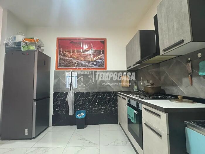 Appartamento con 5 locali in vendita in Via Sampierdarena, Genova