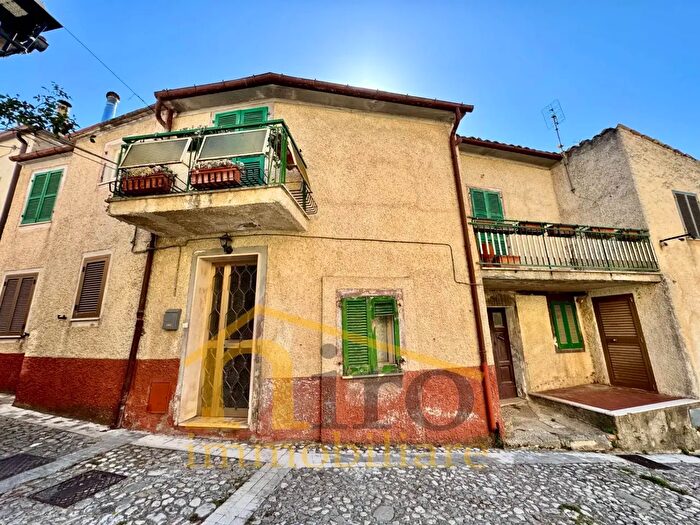 Casa con 5 locali in vendita in Via Roma, Carpineto Della Nora