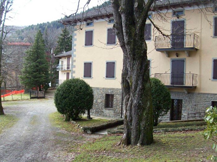 Appartamento quadrilocale in affitto in Via Carbonile, Centro, Sestola