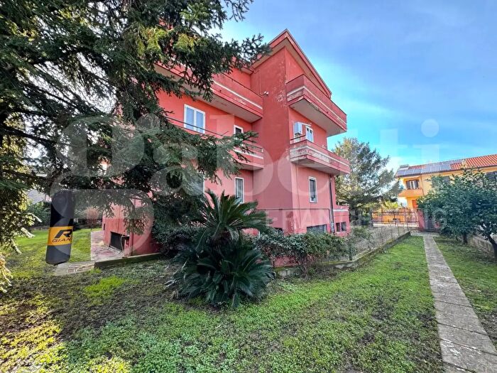 Appartamento quadrilocale in vendita in Località Tutuni, Vitulazio