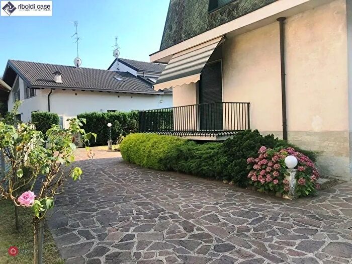 Casa con 5 locali in vendita in Seregno