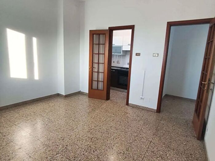 Appartamento trilocale in vendita in Piazza Dante, Modena