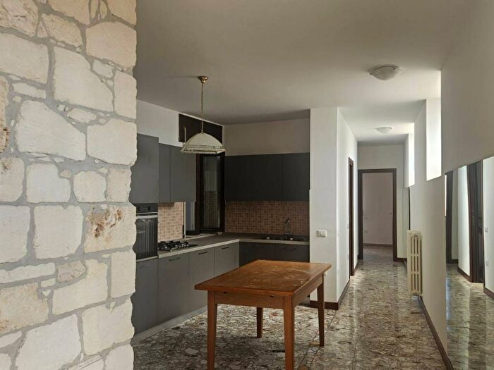Appartamento quadrilocale in affitto in Stradella Della Racchetta, Centro Storico, Vicenza