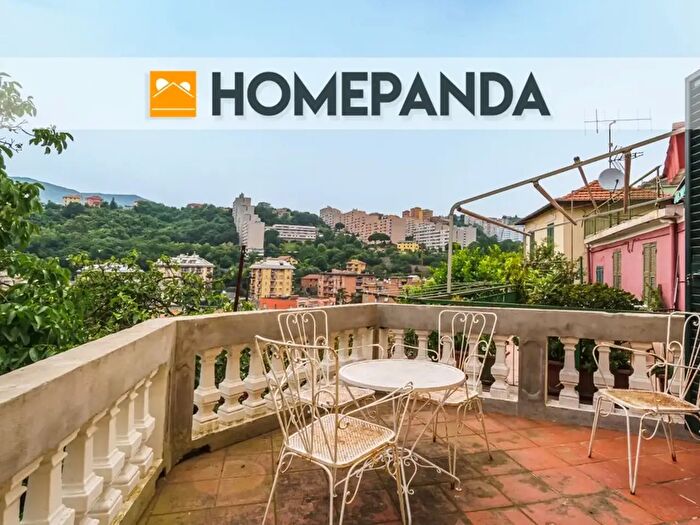 Casa quadrilocale in vendita in Via Faliero Vezzani, Genova