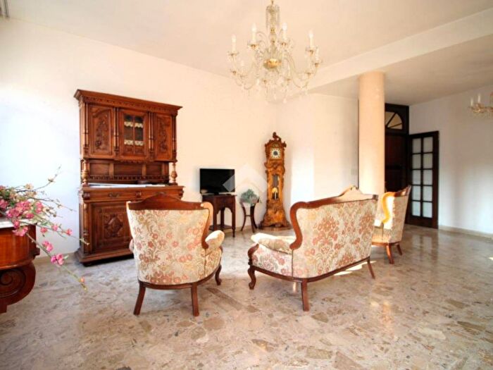 Appartamento con 6 locali in affitto in Corso Giuseppe Mazzini, Centro Storico, Cesena