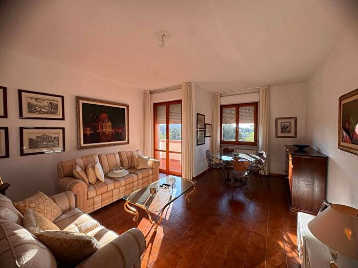 Appartamento con 6 locali in affitto in Montarioso, Belverde, Monteriggioni