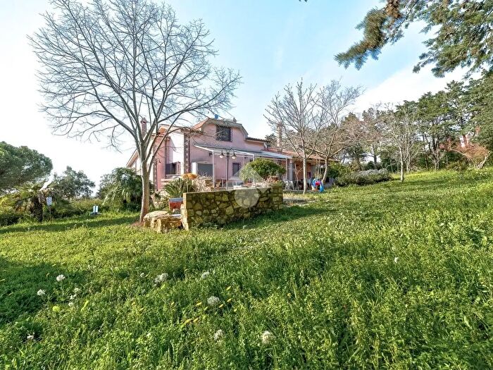 Casa con 8 locali in vendita in Strada del Casaletto Rosso, Civitavecchia