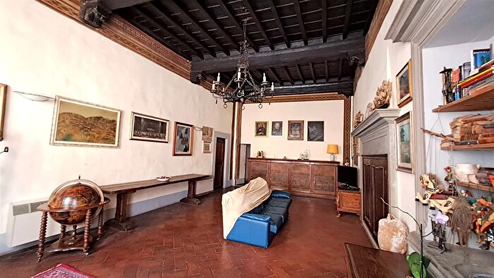 Appartamento con 6 locali in vendita in Barberino di Mugello, Barberino Di Mugello