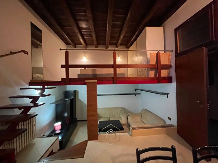 Appartamento monolocale in vendita in Via Borgo dei Leoni, Ferrara