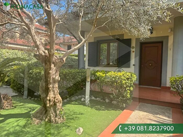 Appartamento con 5 locali in vendita in Via Santa Prima Martire, San Paolo Bel Sito