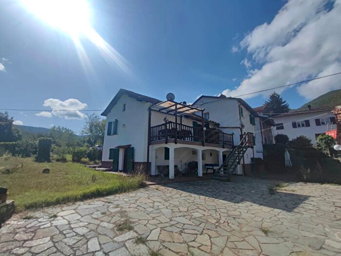 Casa con 10 locali in vendita in Novi Via Verdi Arquata Scrivia Tortona Lcitalia, Mongiardino Ligure