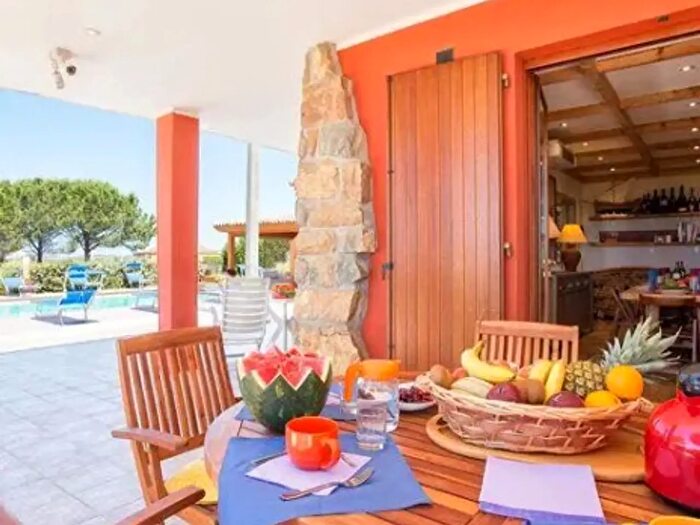 Casa con 6 locali in vendita in Strada Provinciale dei Due, Sassari