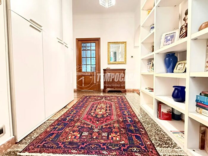 Appartamento quadrilocale in vendita in Via Trebisonda, Genova