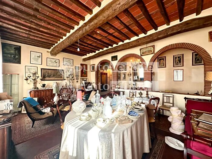 Appartamento con 6 locali in vendita in Ecchia Pesciatina, Lucca